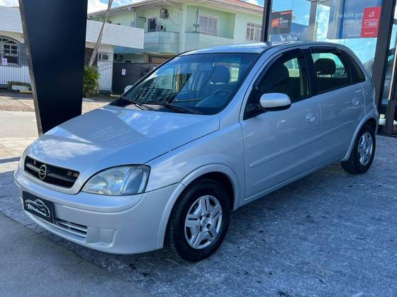 CHEVROLET CORSA 1.0 MPFI JOY 8V GASOLINA 4P MANUAL CHEVROLET CORSA 1.0 MPFI JOY 8V GASOLINA 4P MANUAL